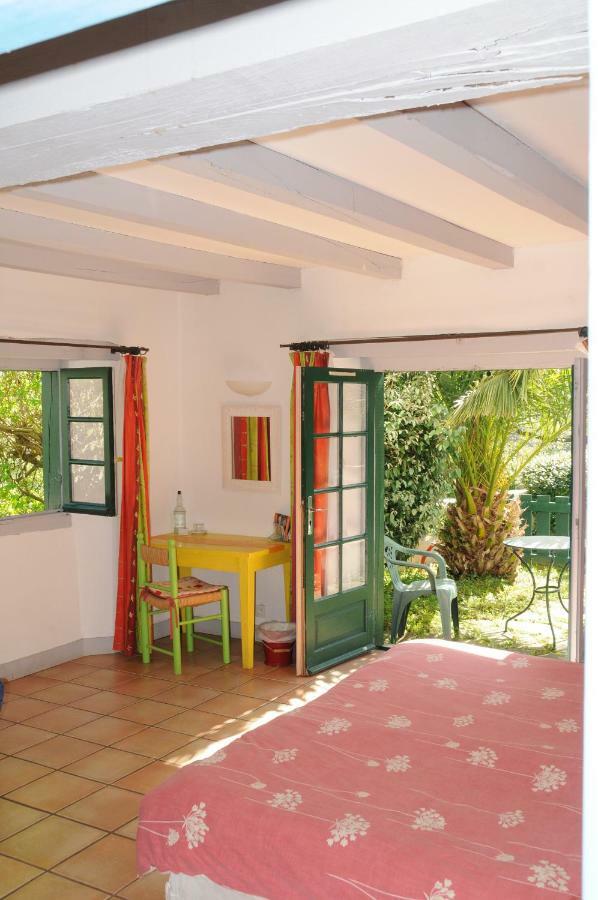 Domaine Xixtaberri Hotel Cambo-les-Bains Eksteriør billede